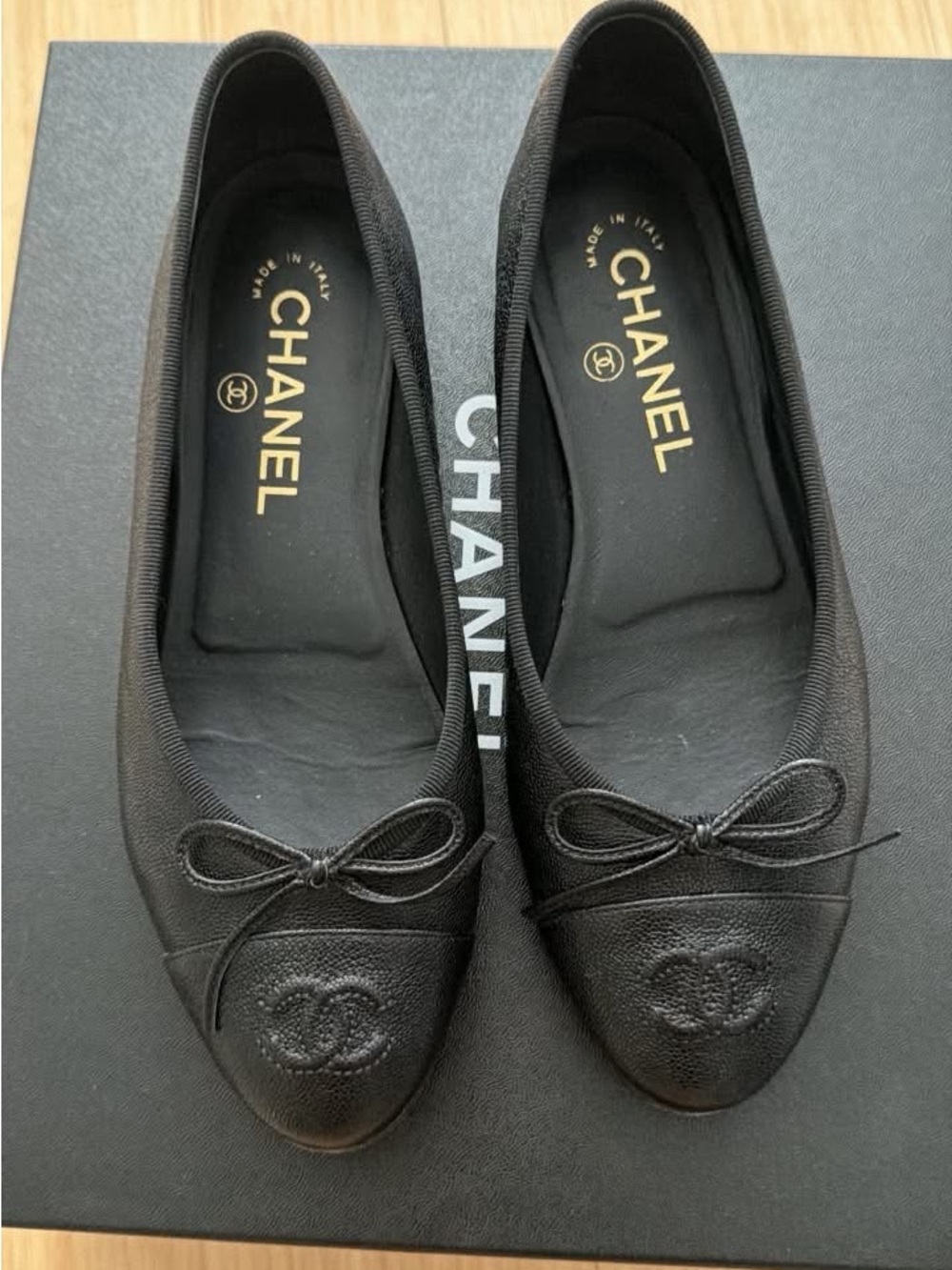 CHANEL Black Leather CC-Toe Bow Ballet Flats